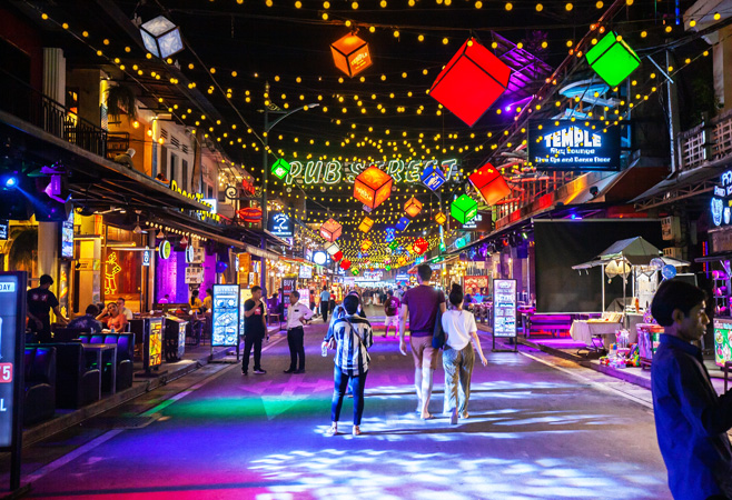 Pub Street and Night Market Experiences