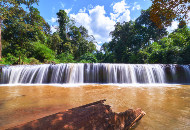Spectacular Waterfalls: Nature's Power on Display