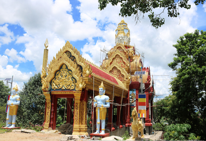 Wat Rattanak Sorphon: Ancient Burmese Temple