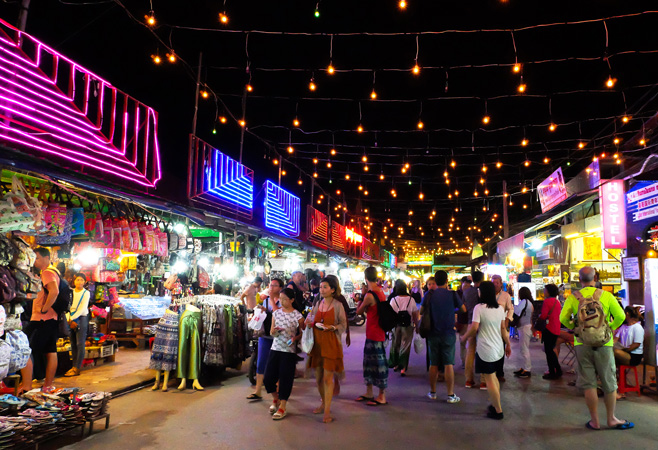 Shopping at Siem Reap's Vibrant Markets and Night Markets